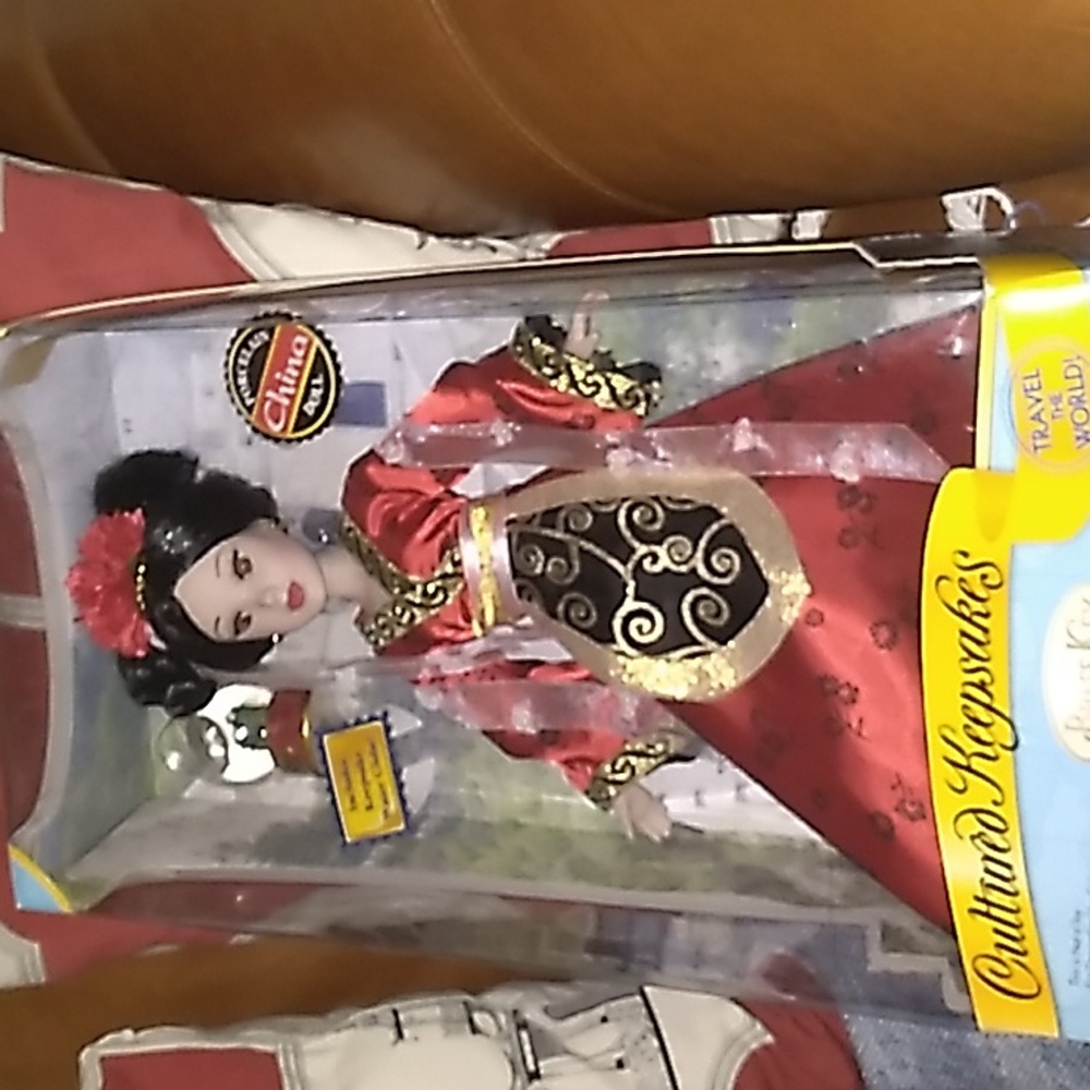 Cultural Keepsakes Porcelain China Doll